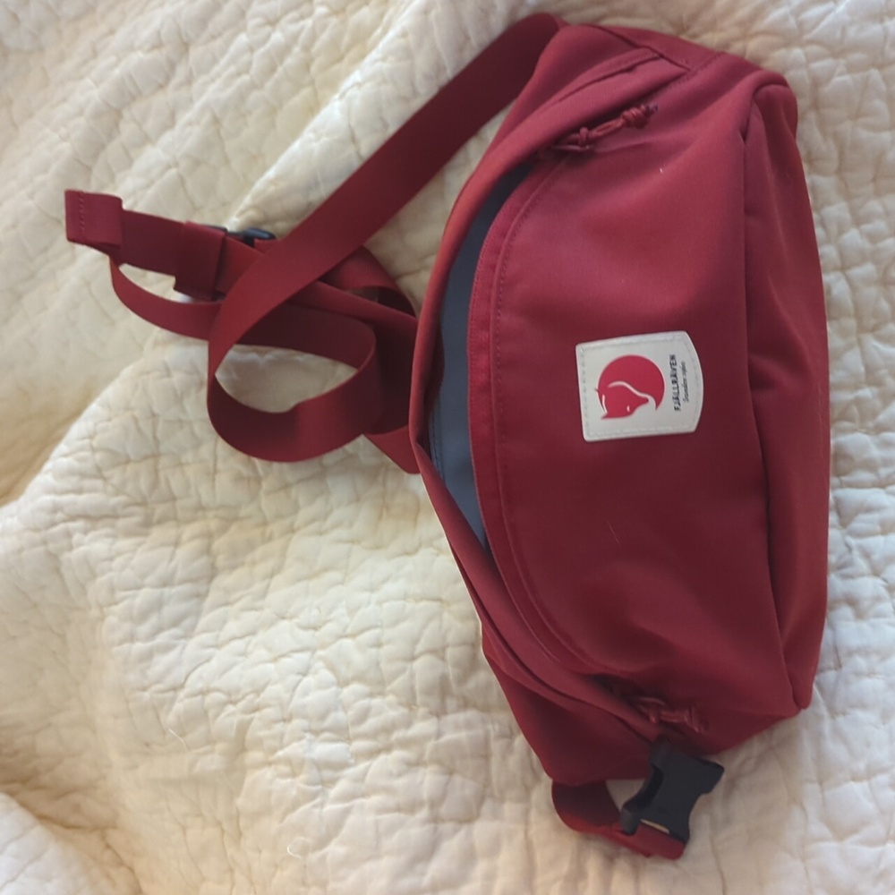 FjallRaven hip pack red
